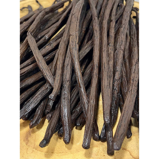 Gousses de Vanille de Madagascar - 18cm - Variété Fiana * Arômes chauds, crémeux et légèrement boisés, avec des nuances de caramel, de miel et parfois des touches florales* - SPICY CANDY®
