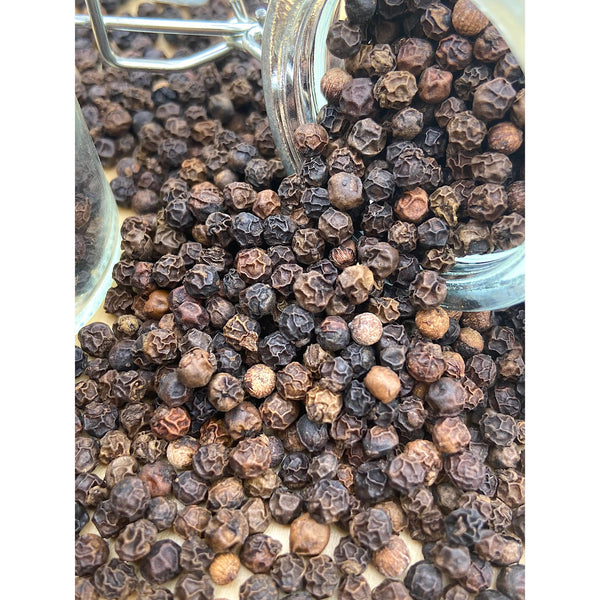 Poivre Malabar Bio - Inde - * Une nuance citronnée subtile et épicée, parfois accompagnée d’un fond camphré ou eucalyptus léger *.