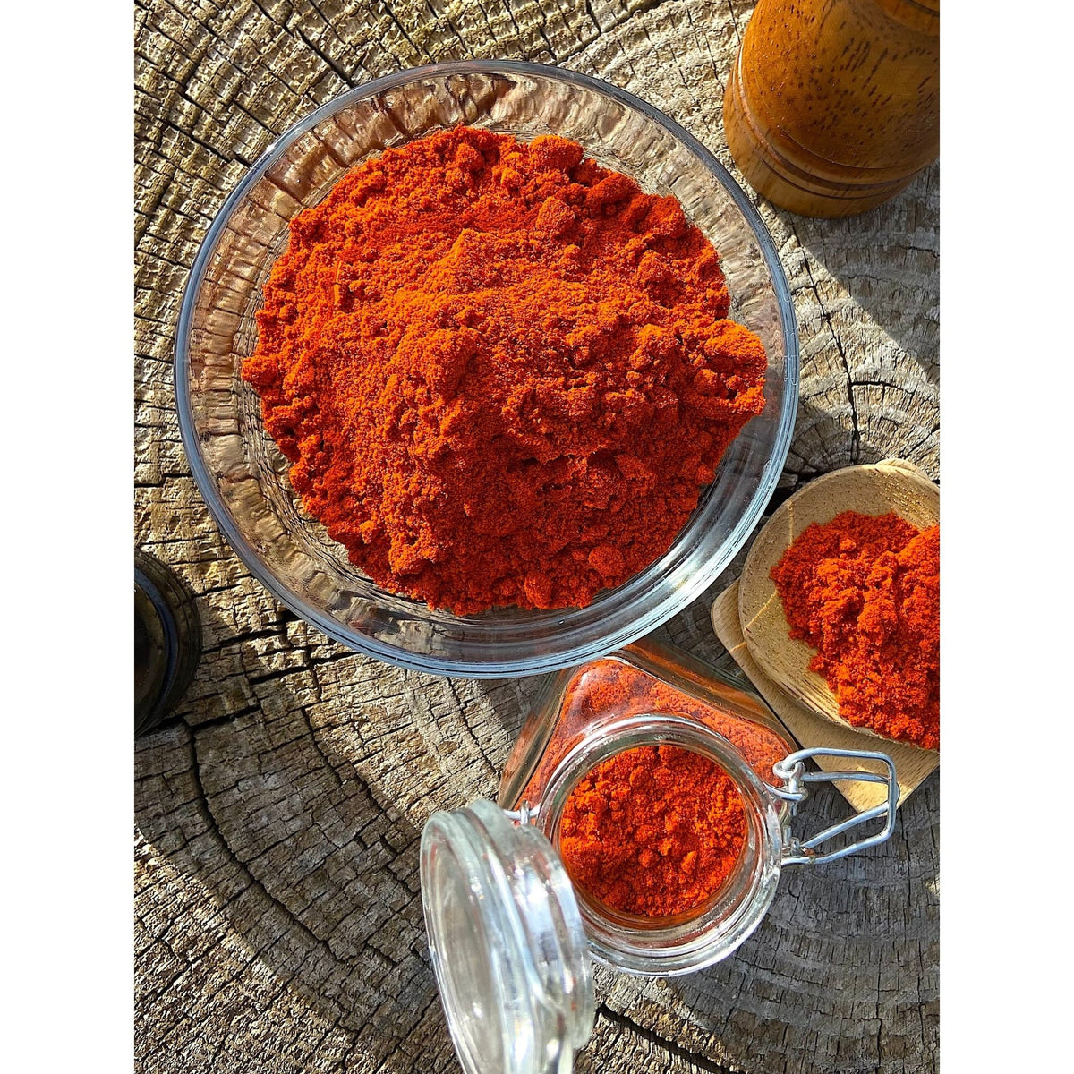 Paprika fumé Bio Moulu - Espagne - * Notes végétales, fruitées et terreuse avec une douceur légèrement sucrée et une chaleur subtile et équilibrée. * - SPICY CANDY®