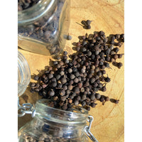 Poivre Cubèbe Bio - Indonésie - * Notes fraîches et camphrées. Arômes boisés et épicés, évoquant le clou de girofle et la noix de muscade.Une saveur plus florale et résineuse * - SPICY CANDY®